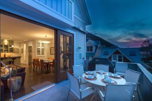 Four-Bedroom Holiday Home room in 417 DEPOT by Exceptional Stays