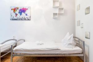 Contactless Check-In Top located room Netflix&Nespresso