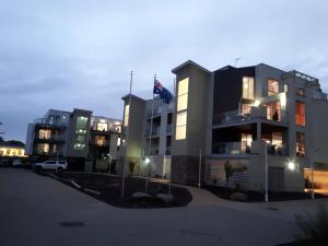 Apartments in Phillip Island Towers - Block C