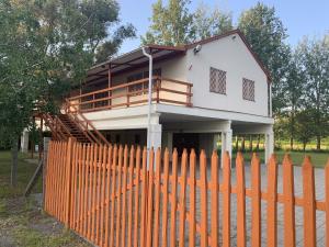 Namas PartiZonE-Tokaj Rakamaz Vengrija