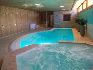 Les Chalets du Chaberton, Pied de pistes et Spa - 蒙热内夫尔 Les Chalets du Chaberton, Pied de pistes et Spa - 蒙热内夫尔