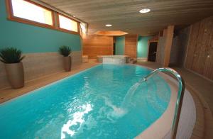 Les Chalets du Chaberton, Pied de pistes et Spa