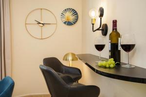 Private Terrace, Spacious 3BR near Poble Sec¤