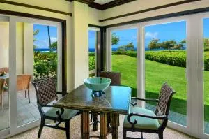 Waipouli Beach Resort Exquisite Ocean Front Condo in Oceanfront H Building Sleeps 8 AC Pool - Waipouli