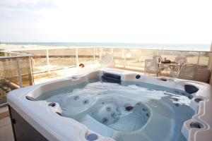 Hotels Grand Hotel Les Flamants Roses Thalasso & Spa : photos des chambres