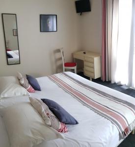 Hotels Hotel Pyrenees Atlantique : photos des chambres