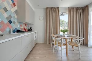 Wave Apartments - Olivia Park