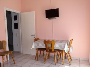 Socrates Apartments Olympos Greece