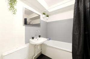 Appartements ****Jungle Chic/Aeroport CDG Paris/Parc Asterix/Parc des Expositions/Paris**** : photos des chambres