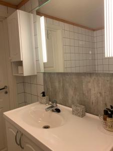 Cozy & private room in the middle of Lofoten