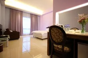 小松鼠電梯禁菸民宿-收費停車場電話預訂不收費 - Renai