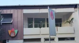 HOLI DAY SPA Appartement 1 - 斯齐道