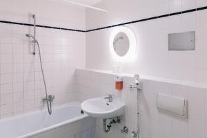 Two-Bedroom Apartment room in St Christopher's Apartments