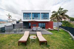 Vila Papagaio Verde by An Island Apart