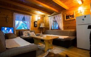 Four-Bedroom House room in Vikendica Blidinje Horse Ranch
