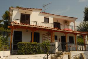 Villa Zaharo and Lilian Apartments Skiathos Greece