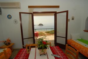 Villa Zaharo and Lilian Apartments Skiathos Greece
