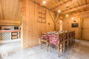Chalets Chalet la griotte : photos des chambres