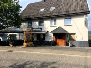 Pansion Hotel garni Zum Adenauer Forst Wimbach Saksamaa
