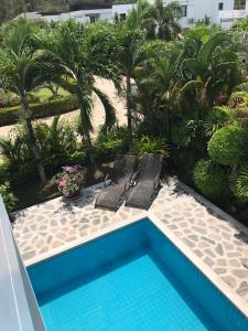 Mae Phim -Beachfront living in a villa with a private pool !