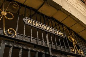 2BR Grassmarket Apartment with Castle View