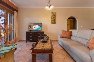 Venetico Beachfront Apartments & Suites - 2 Bedroom Apartment