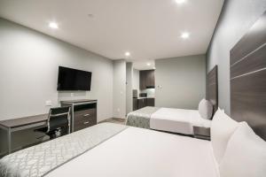 2 Queen Beds  room in Americas Best Value Inn & Suites Northeast Houston I-610