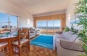 B43 - Spotless Seaview Apartment