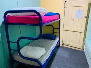 Yellow Submarine Backpackers image 9