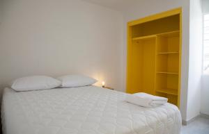 Home Aris Apartments 201