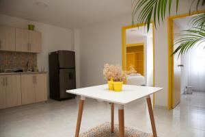 Home Aris Apartments 201