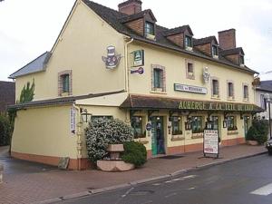 Hotels Logis Auberge A La Tete De Lard : photos des chambres