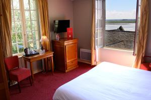 Hotels La Mere Poulard : Chambre Triple - Vue sur Baie du Mont-Saint-Michel - Annexe Maison Rouge