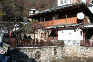 Traditional House In The Heart of Rural Village