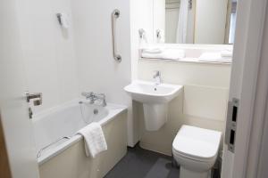 Paisley Pear, Brackley by Marstons Inns