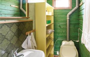 2 Bedroom Amazing Home In Sjötofta