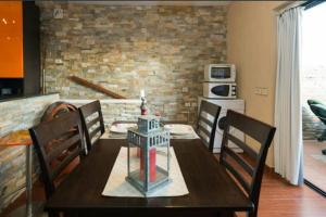 NORTH CLIFF APARTMENT *The Ocean Beneath your Feet*