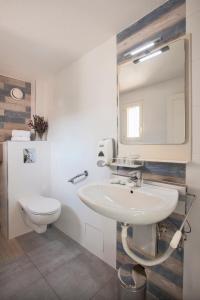 Single Room - Disability Access room in Le Neptune & Spa