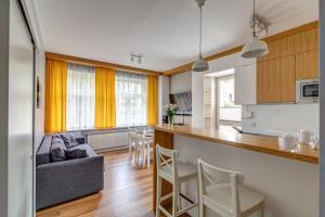 Rodzinny Słoneczny Apartament przy Deptaku