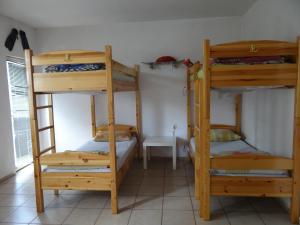 10 Coins BedTours