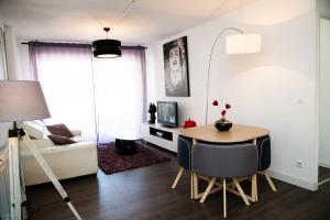 Appartements du Leman - Proches Geneve - Parkings prives gratuits : photos des chambres