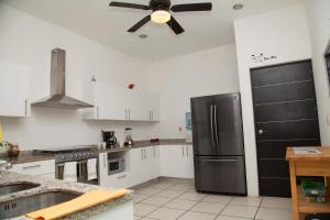 Beautiful Private Villa for 16 PAX with garden, BBQ and pool, Playa del Carmen