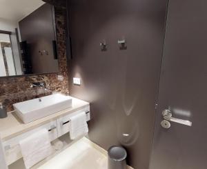 White Pearl Apartment 0.15