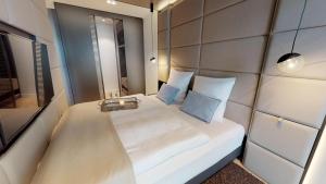 White Pearl Apartment 0.12