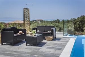 Trapezaki Villa Sleeps 6 Pool Air Con Kefalloniá Greece