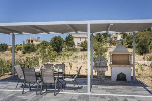 Trapezaki Villa Sleeps 6 Pool Air Con Kefalloniá Greece