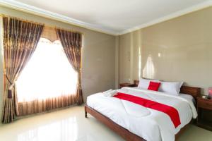 RedDoorz near Parangtritis Beach