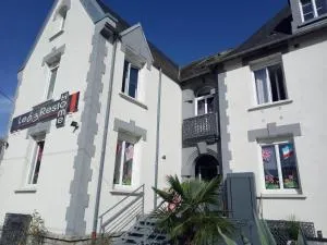 HÔTEL Le 6 3 Home PORT EN BESSIN - Commes