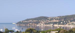 Appartements Vue mer exceptionnelle entre Nice et Monaco : photos des chambres