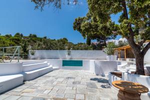 Dream property pool, jacuzzi and sea Skiathos Greece